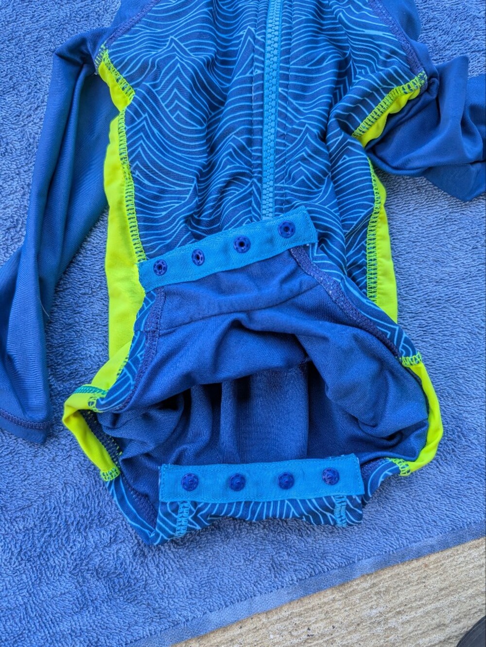 6-9mo Rash Guard - Picture 3 of 4
